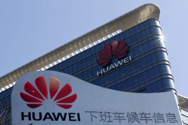 Британия откажется от использования оборудования Huawei в сетях экстренной связи