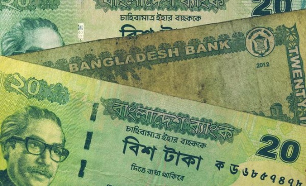 Украинские мошенники крали деньги из банкоматов в Бангладеш с помощью мобильных телефонов