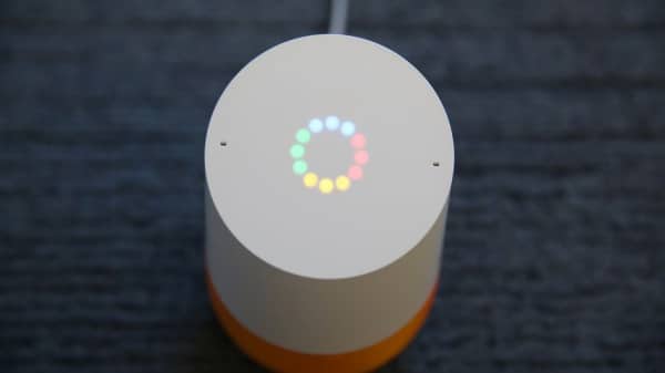 Google платит людям за прослушивание разговоров пользователей с Google Assistant