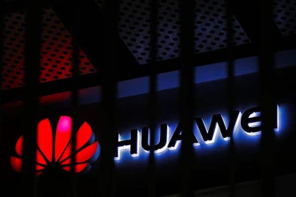 Чешский филиал Huawei заподозрили в незаконном сборе данных